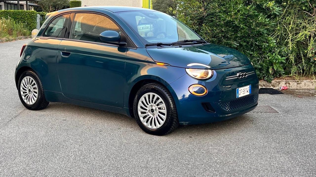 Fiat 500 500e Berlina 42 kWh Icon