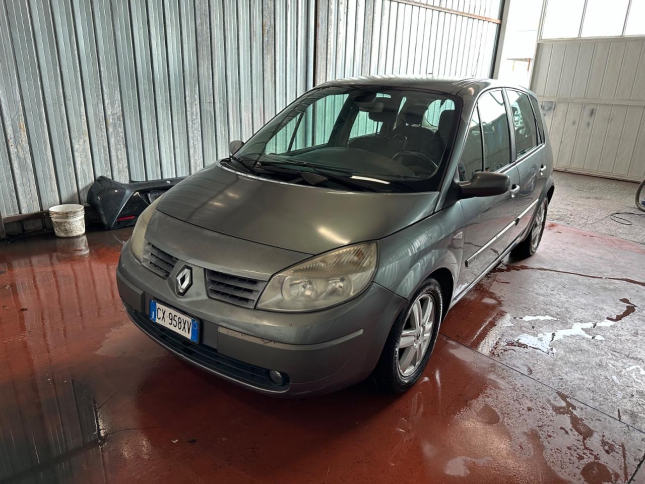 Renault Scenic 1.9 dCi/130CV Confort