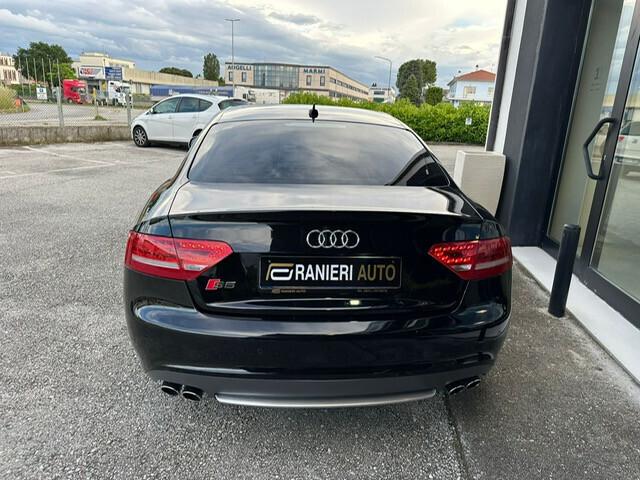 Audi A5 S5 4.2 V8 quattro