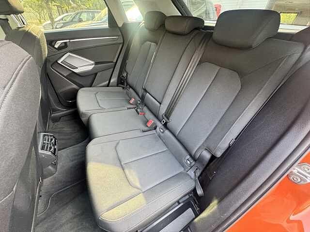 Audi Q3 35 TDI S tronic Business