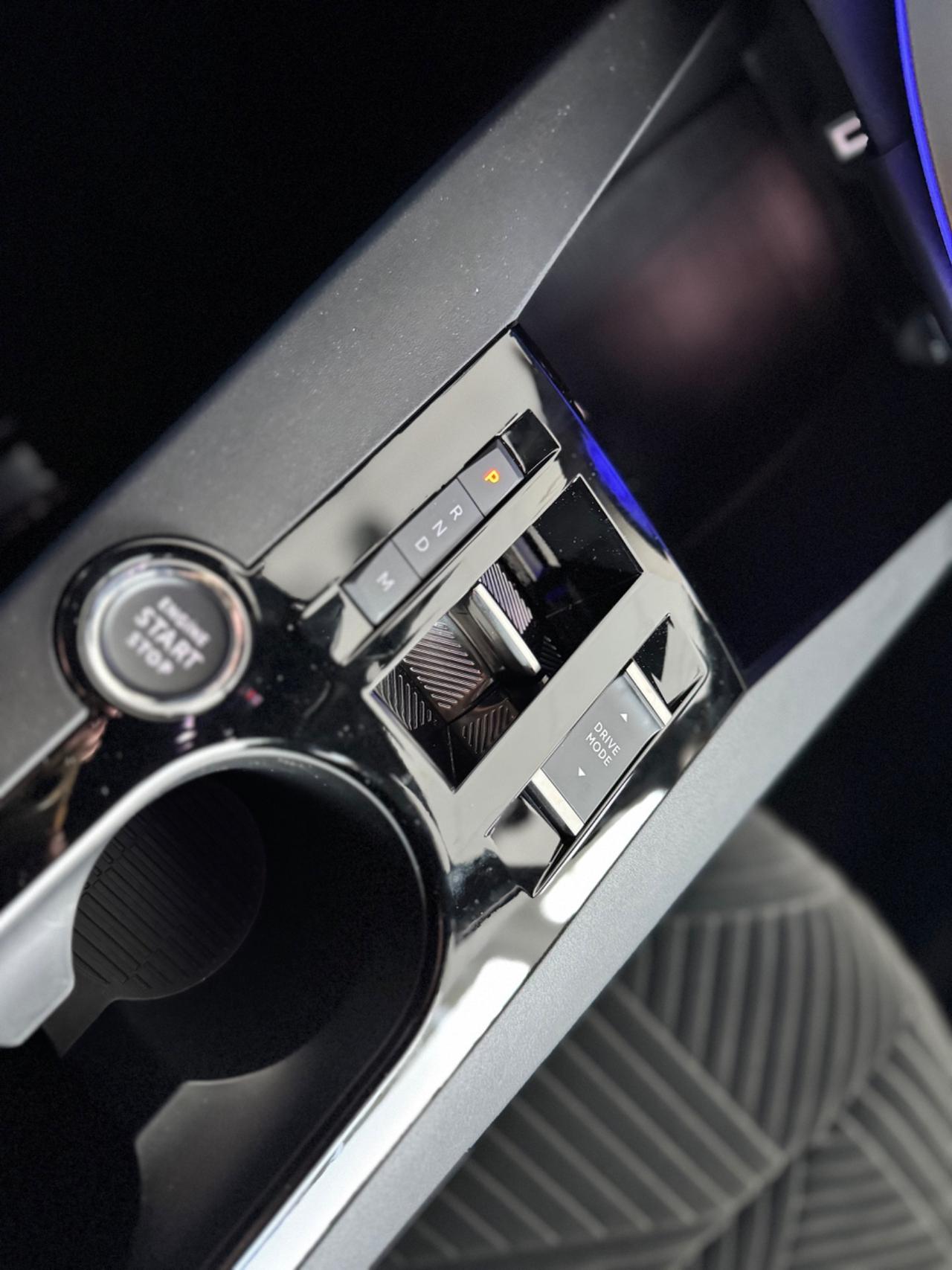 Lancia Ypsilon Hybrid e-DCT Edizione Cassina