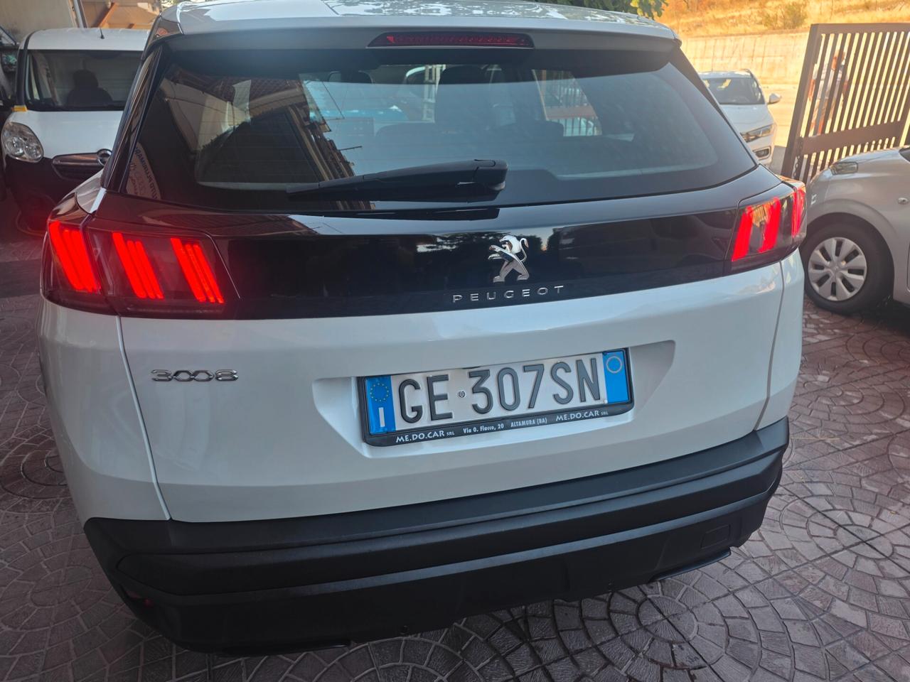 Peugeot 3008 BlueHDi 130 S&S EAT8 Active Pack 2021
