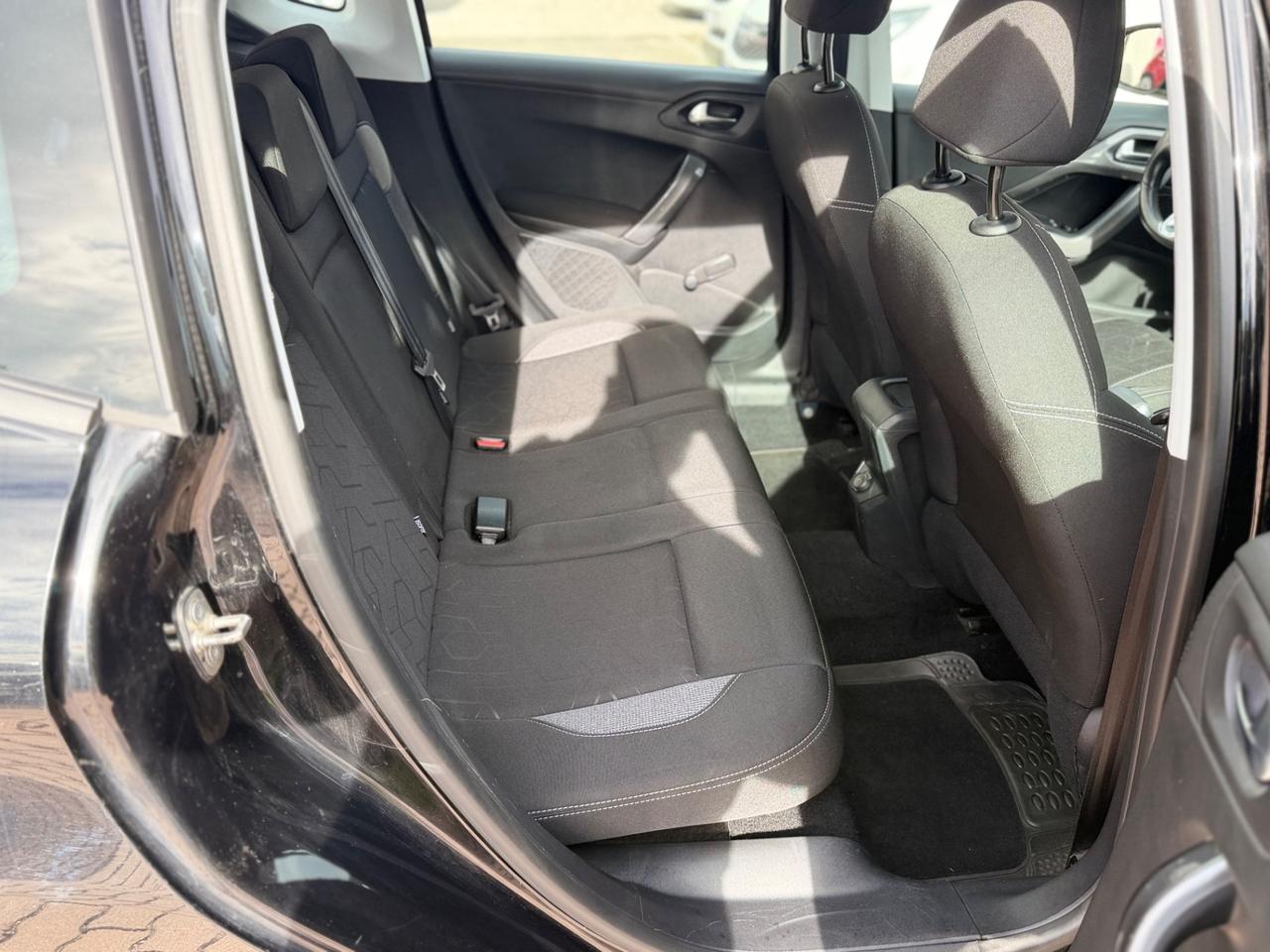 Peugeot 2008 BlueHDi 100 S&S Black Matt