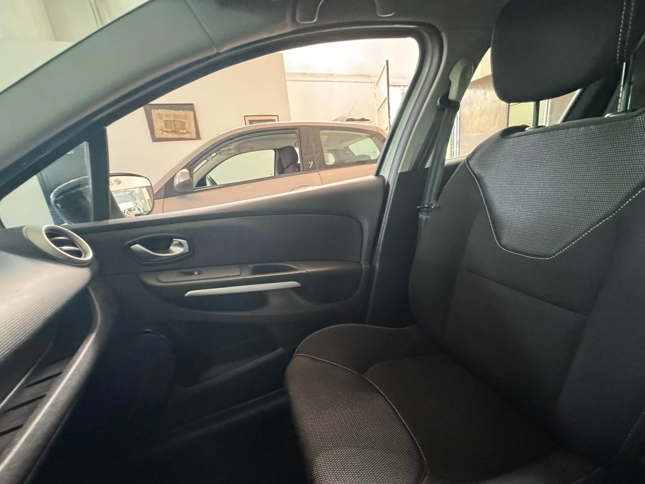 Renault Clio 4/IV - 1.5 dCi 8V 75CV Diesel Euro 6 - Start&Stop 5 porte Energy Life