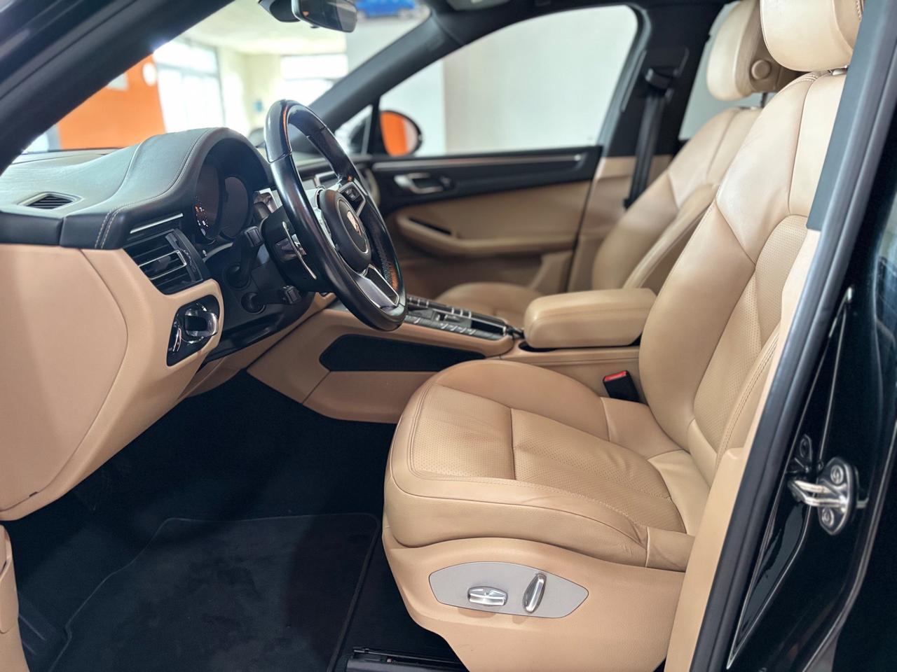 Porsche Macan 2.0 245 cv pdk tetto matrix sound permute finanziamenti
