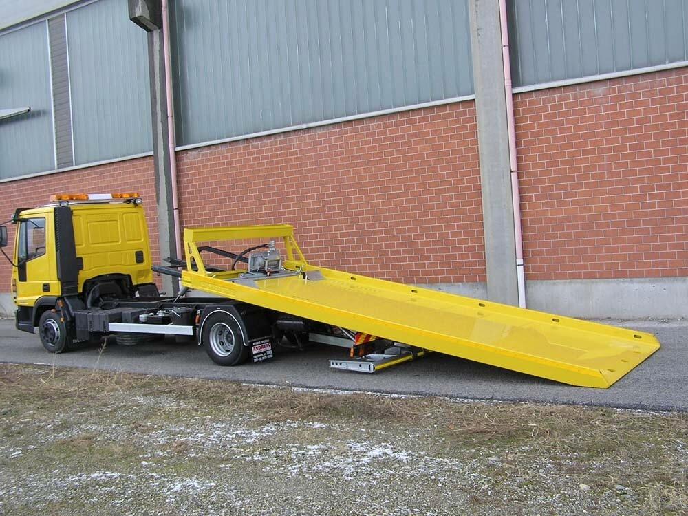 Carro attrezzi Iveco EUROCARGO 120EL18P attrezzatura scarrabile nuova