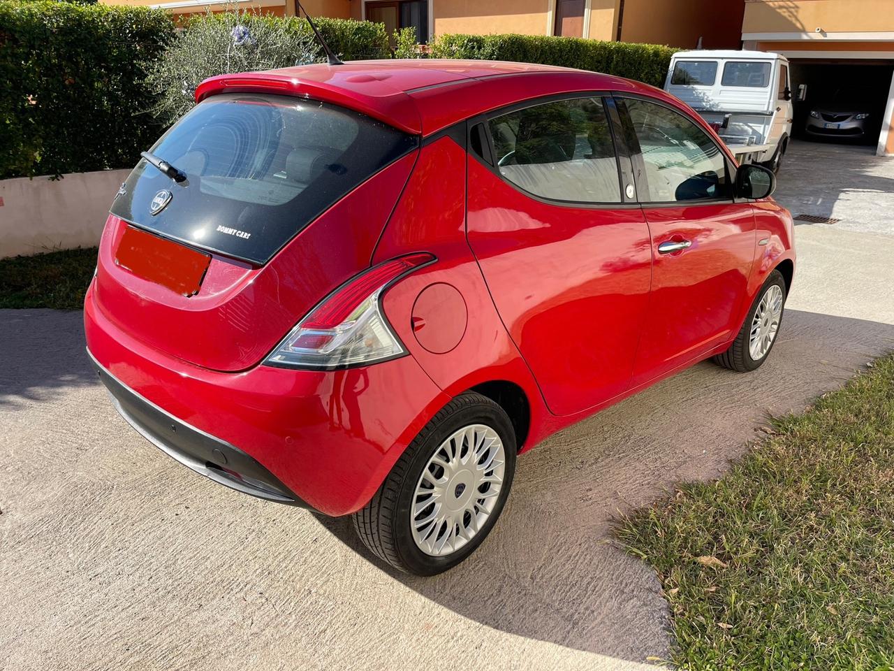 Lancia Ypsilon 1.2 69 CV GPL Ecochic Gold PERMUTA
