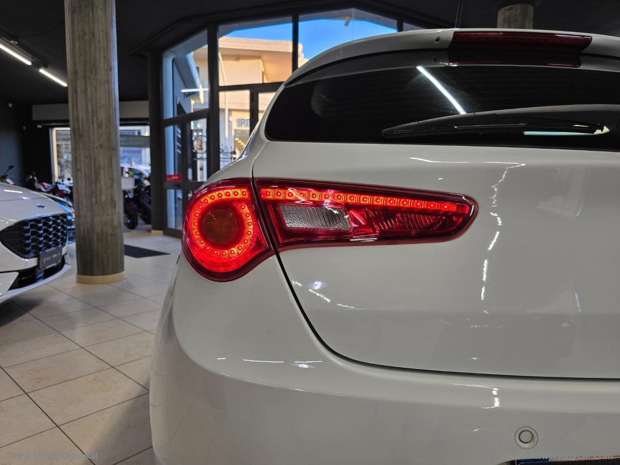 ALFA ROMEO Giulietta 1.6 JTDm-2 120 CV Distinctive