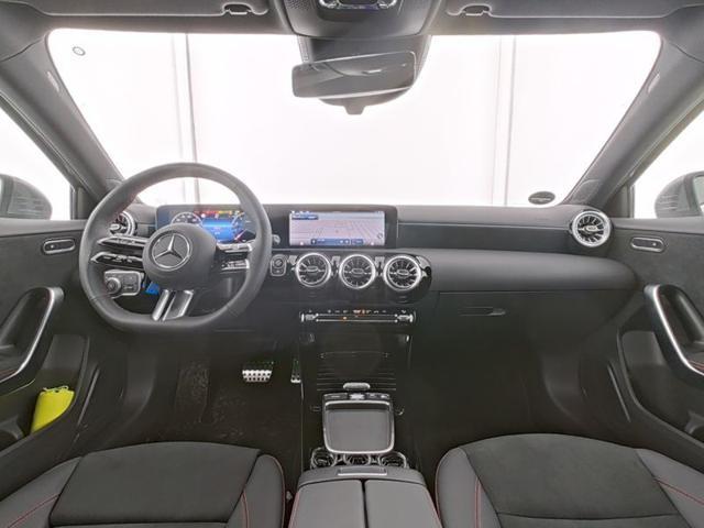 MERCEDES-BENZ A 200 Automatic AMG Line Advanced Plus