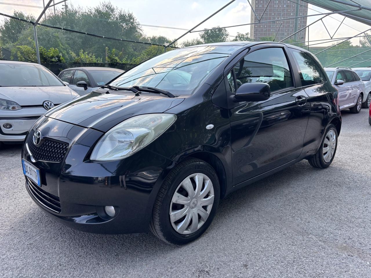 Toyota Yaris 1.3 - 3 porte Luna OK NEOPATENTATI