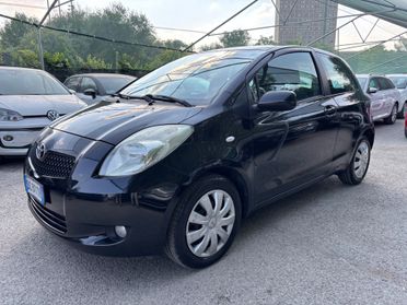 Toyota Yaris 1.3 - 3 porte Luna OK NEOPATENTATI