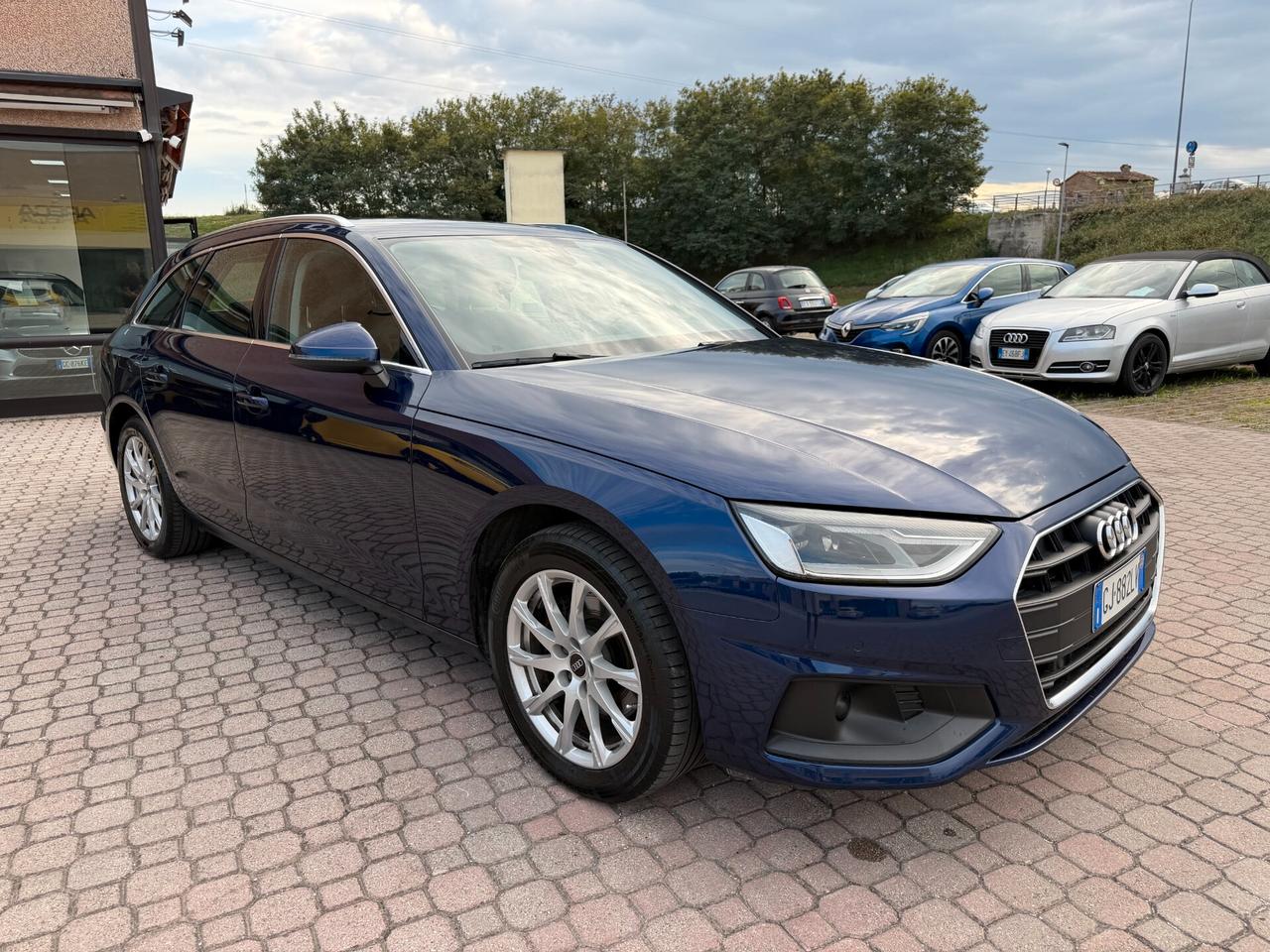 Audi A4 30 TDI/136 CV S tronic Business Advanced