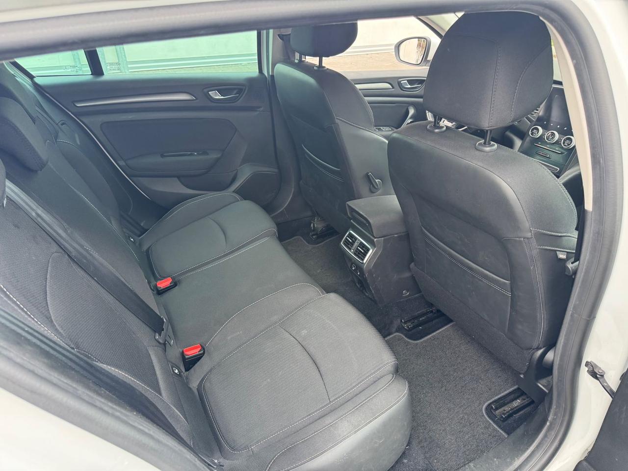 Renault Megane Business 1.3 Tce 140Cv #9072