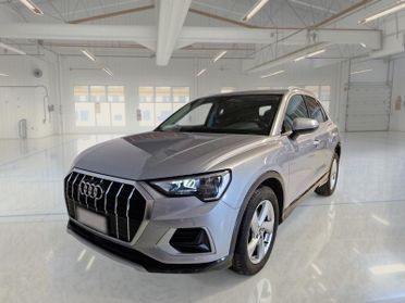 AUDI Q3 35 TDI Business Advanced