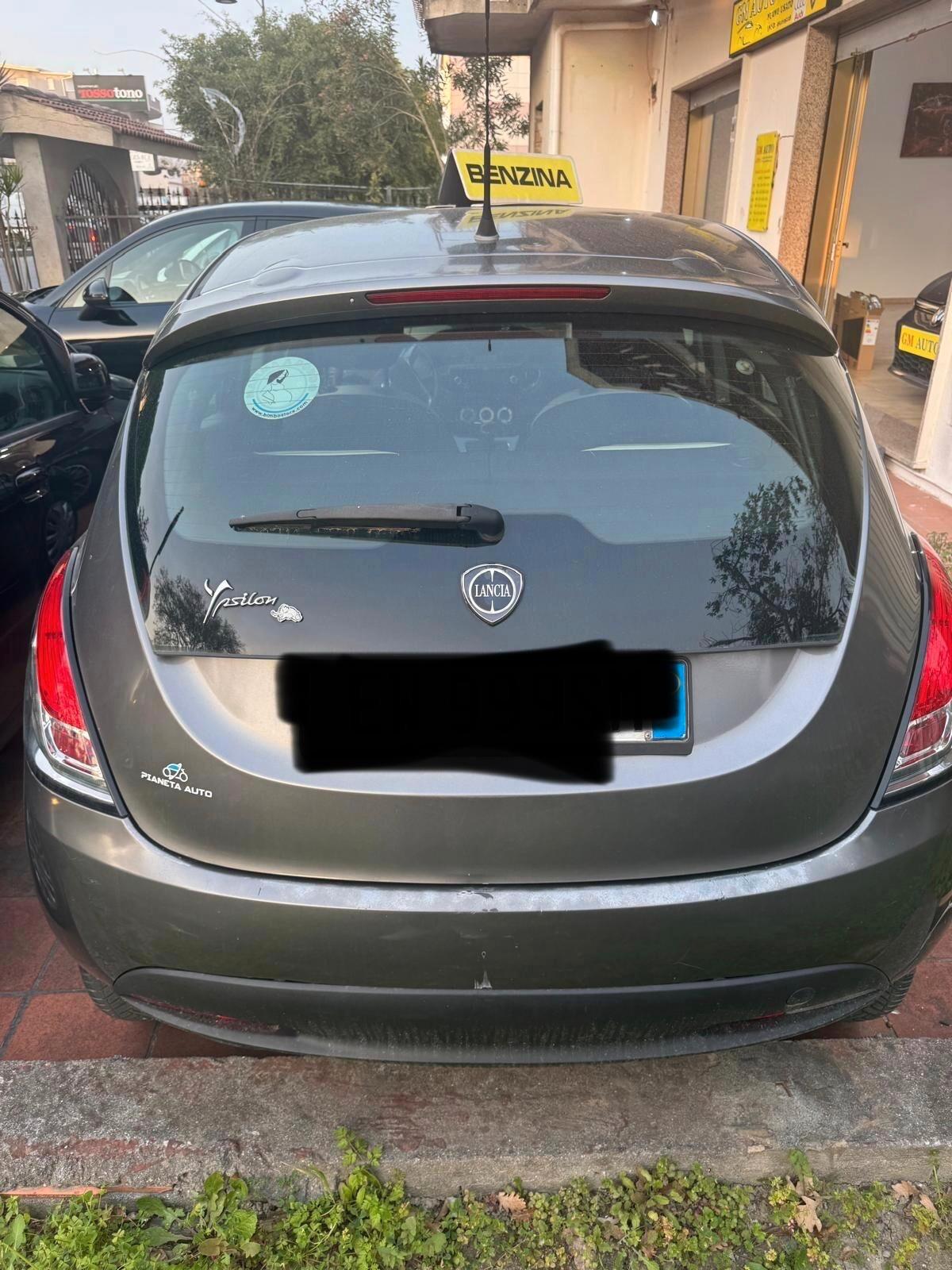 Lancia Ypsilon 0.9 TwinAir 85 CV 5 porte Metano Ecochic Gold