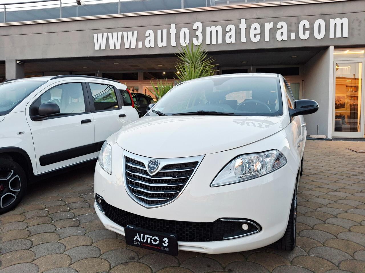 Lancia Ypsilon 1.2 69 CV 5 porte GPL Ecochic Silver