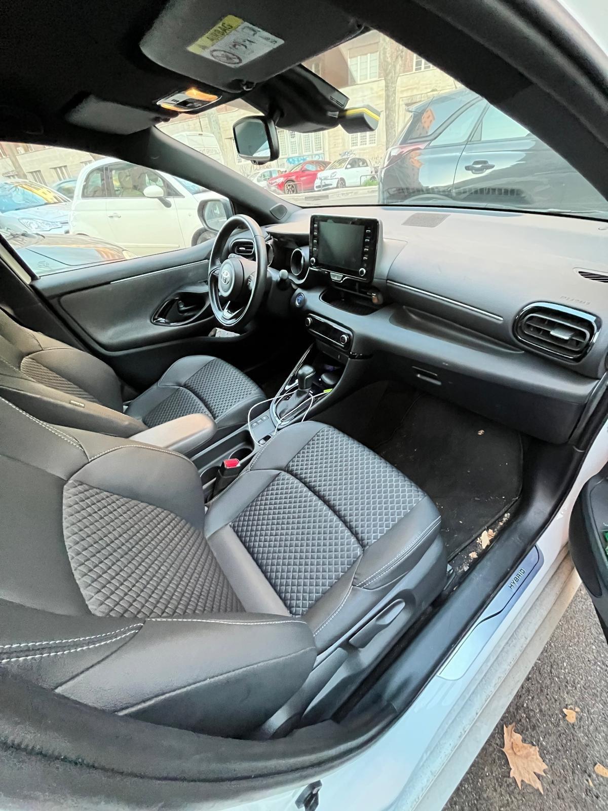 Toyota Yaris 1.5 Hybrid 5 porte Lounge