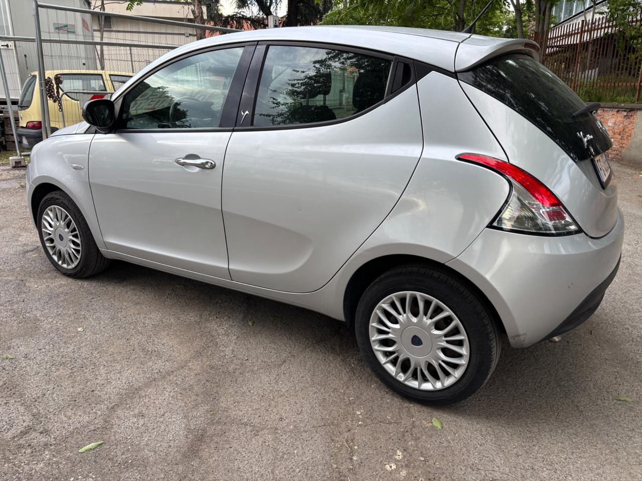 Lancia Ypsilon 1.3 MJT 16V 80 CV 5 porte S&S Platinum
