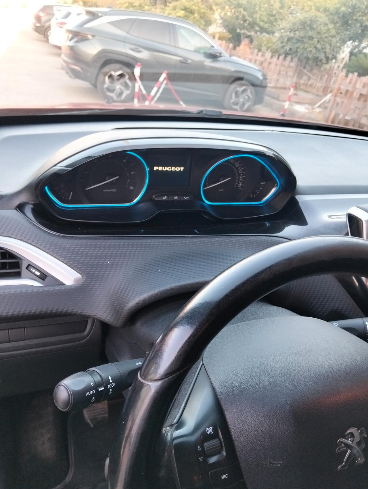 Peugeot 2008 BlueHDi 100 Allure