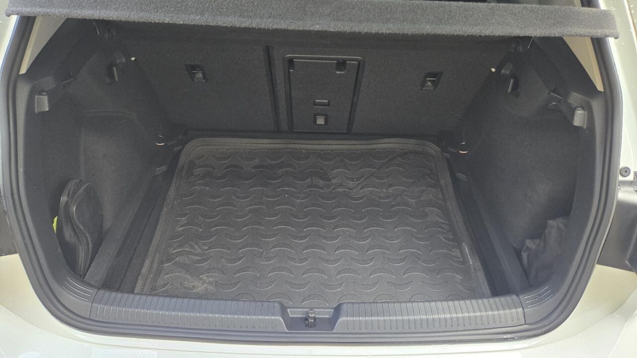 Volkswagen Golf 2.0 TDI SCR Style Neopatentati