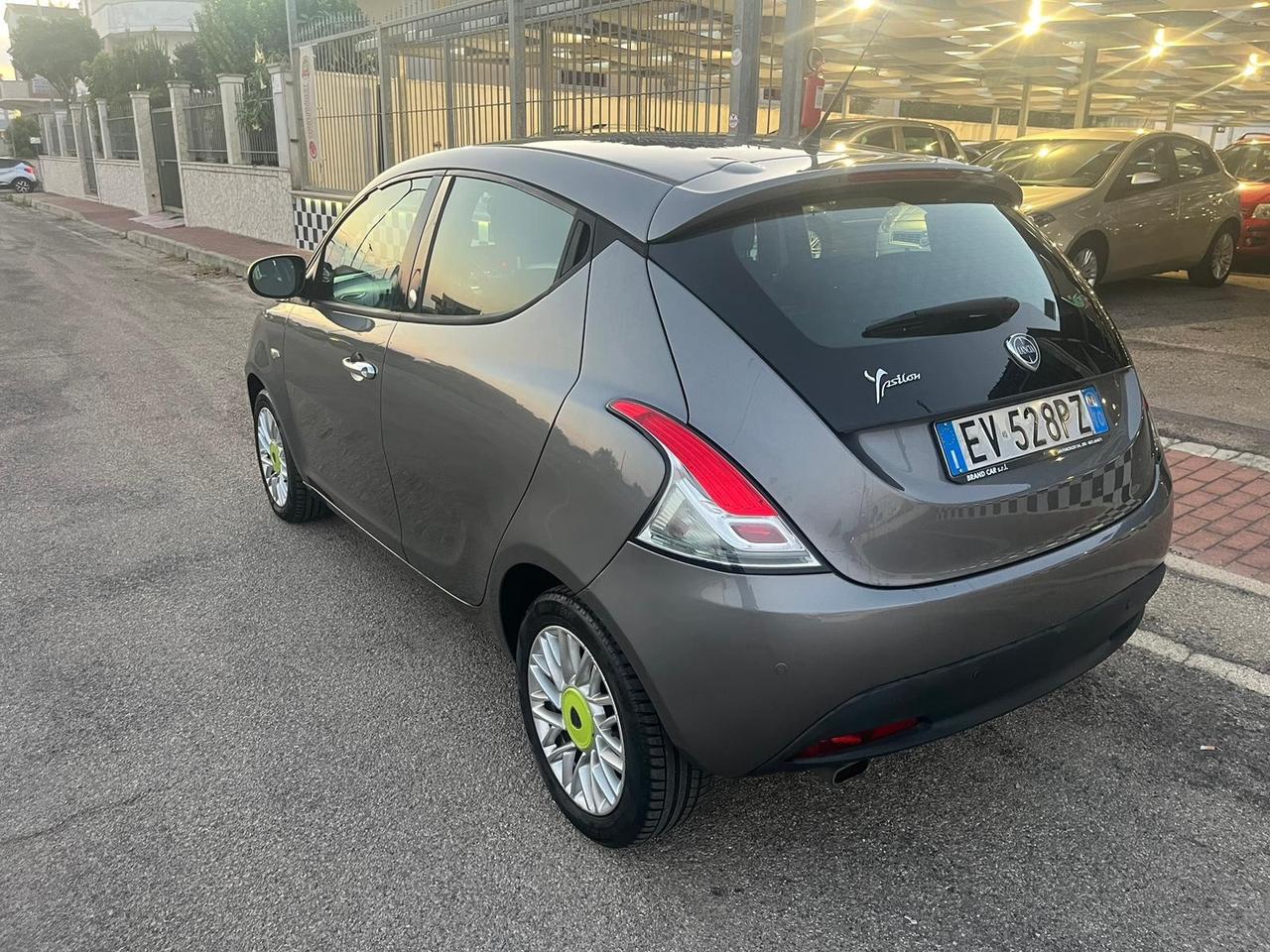 Lancia Ypsilon 1.2 69 CV 5 porte GPL Ecochic 2014