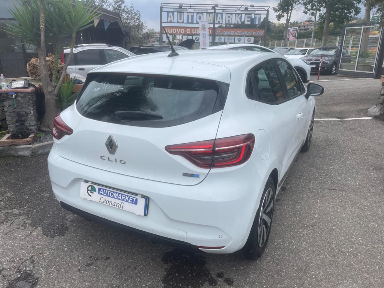 Renault Clio Hybrid Zen automatica anche neopatentati