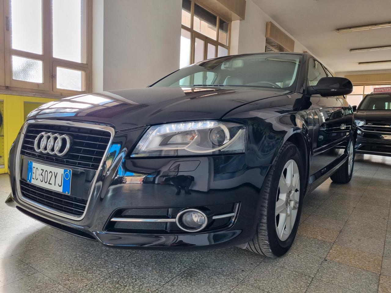 Audi A3 1.6 TDI 90 CV Ambition BI-XENON, PELLE, NEOPATENTATI