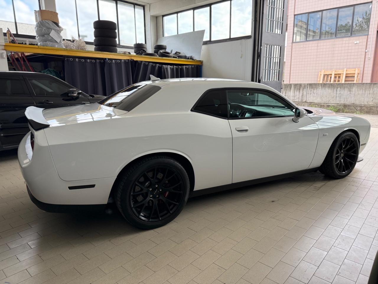 Dodge Challenger Srt hemi no super bollo