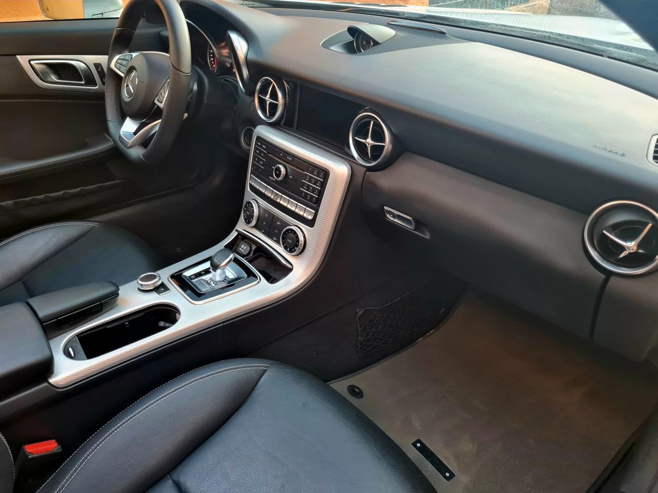 Mercedes SLC 200 Premium*AUTOM*NAVI*PELLE*CRUISE*