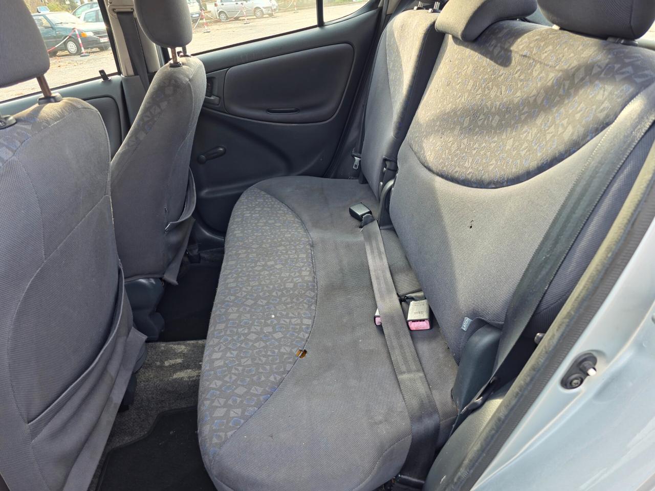 Toyota Yaris 1.3i 16V cat 5 porte Sol 2003-E3 Manuale NEO