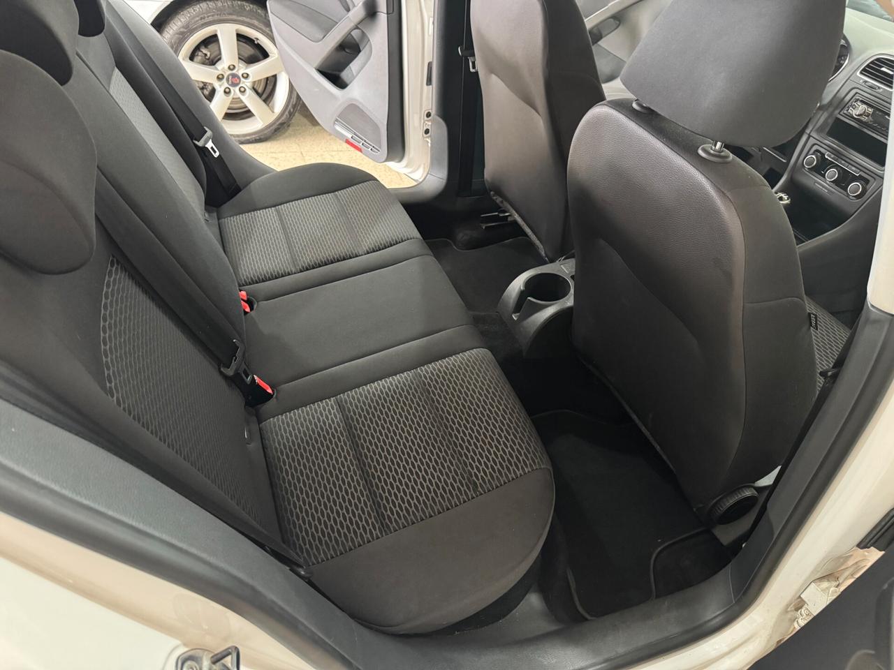 Volkswagen Golf 1.6 TDI 105 cv. 5p. Highline OK NEOPATENTATI