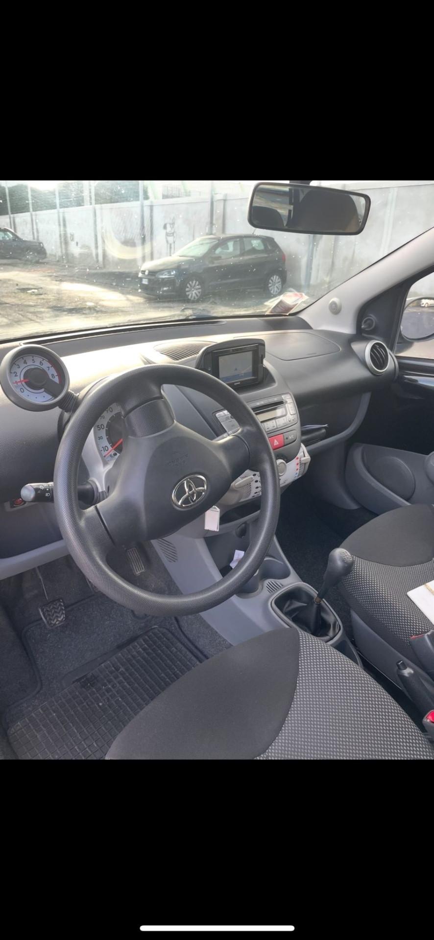 Toyota Aygo 1.0 12V VVT-i 5 porte Lounge Connect MMT