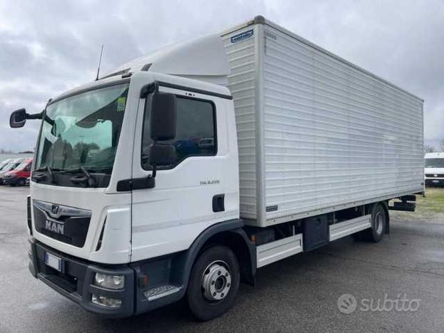 MAN TGL 8.220