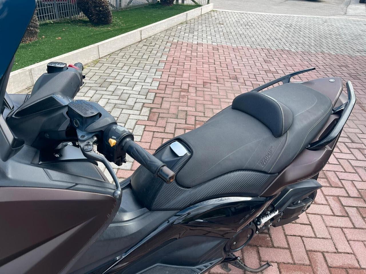 Yamaha T-Max 530 Bronze Max