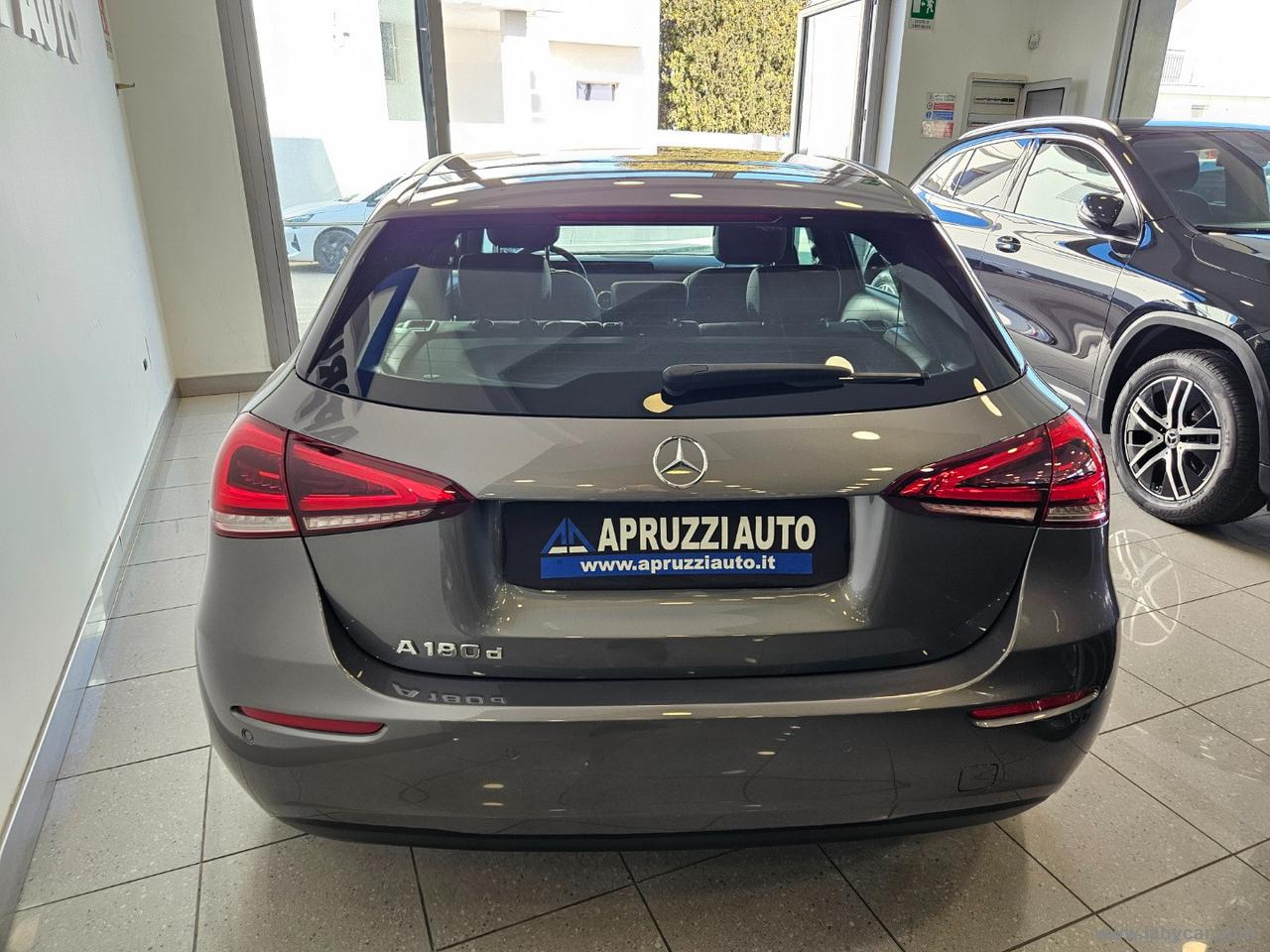 MERCEDES-BENZ A 180 d Automatic Business Extra