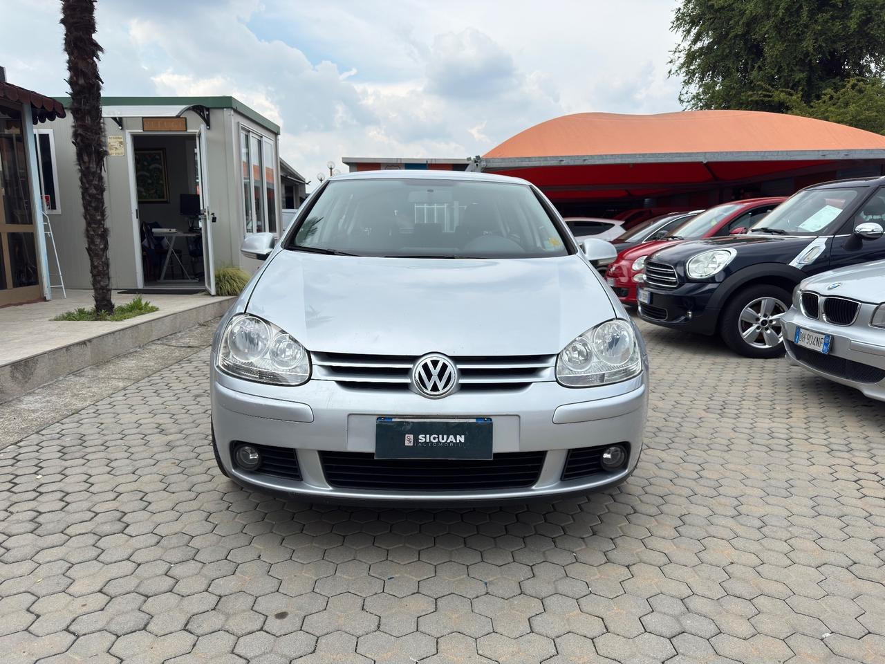Volkswagen Golf ADATTA A NEOPATENTATI 1.6 16V FSI 5p. Comfortline