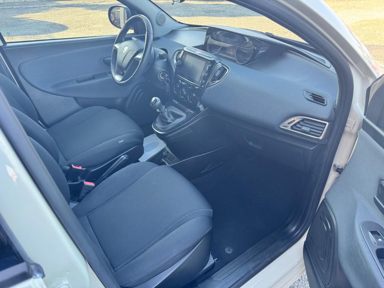 Lancia Ypsilon 1.2 69 CV 5 GPL Gold