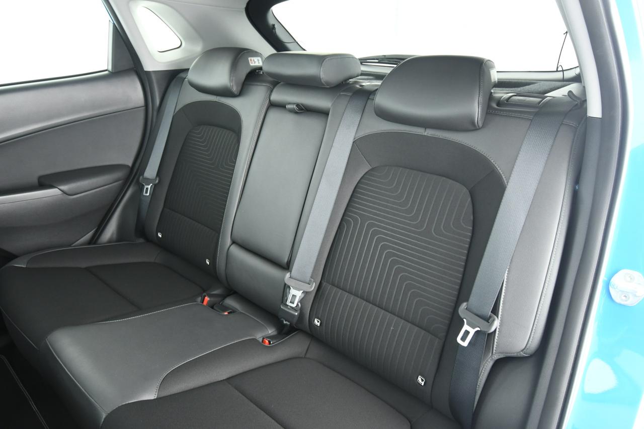 HYUNDAI Kona 64 kWh EV Xclass FULL LED+ACC+HEAD-UP+CAMERA+APP CONNECT