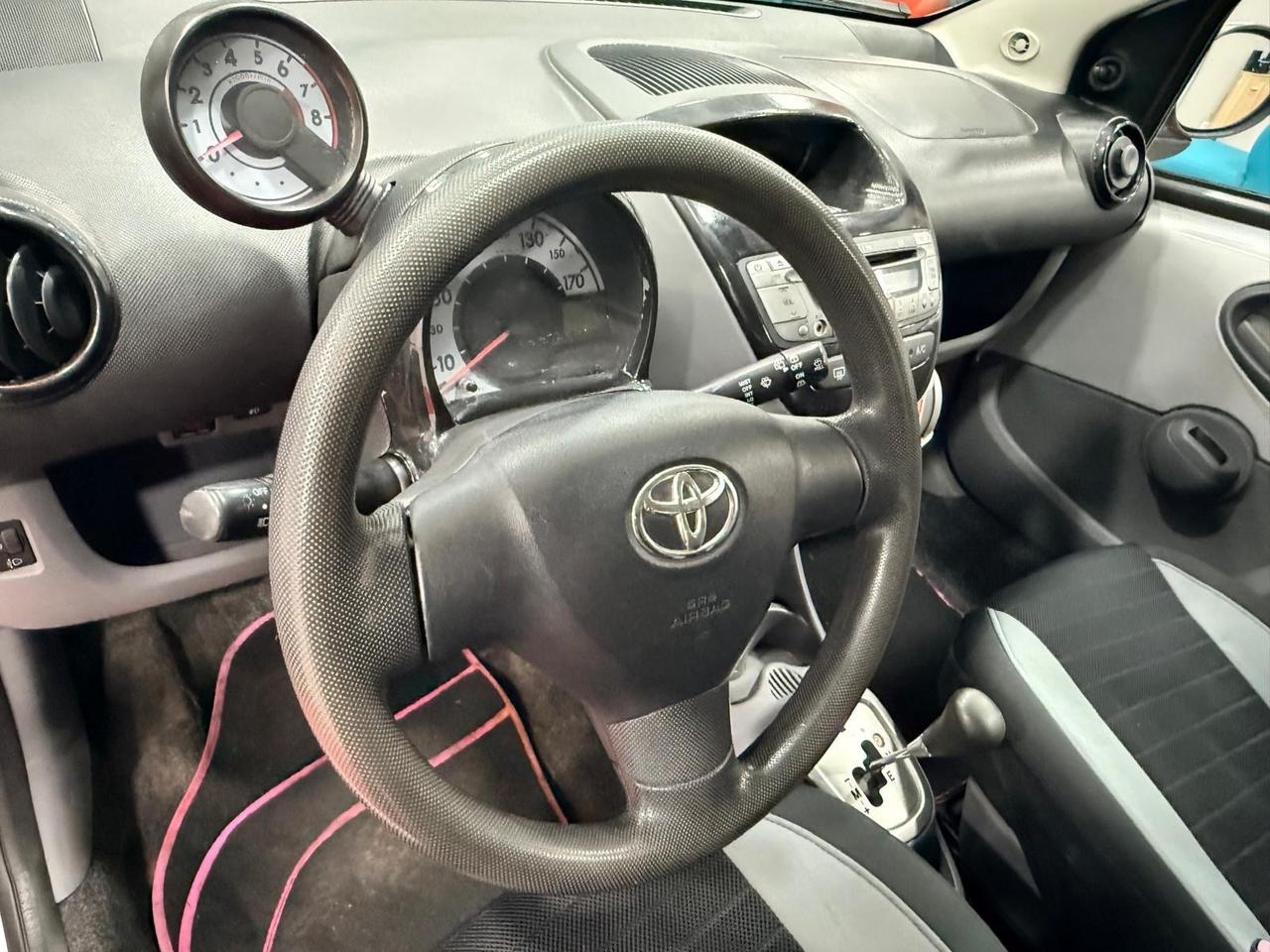 Toyota Aygo 1.0 12V VVT-i 3 porte AUTOMATICA OK NEOPATENTATI