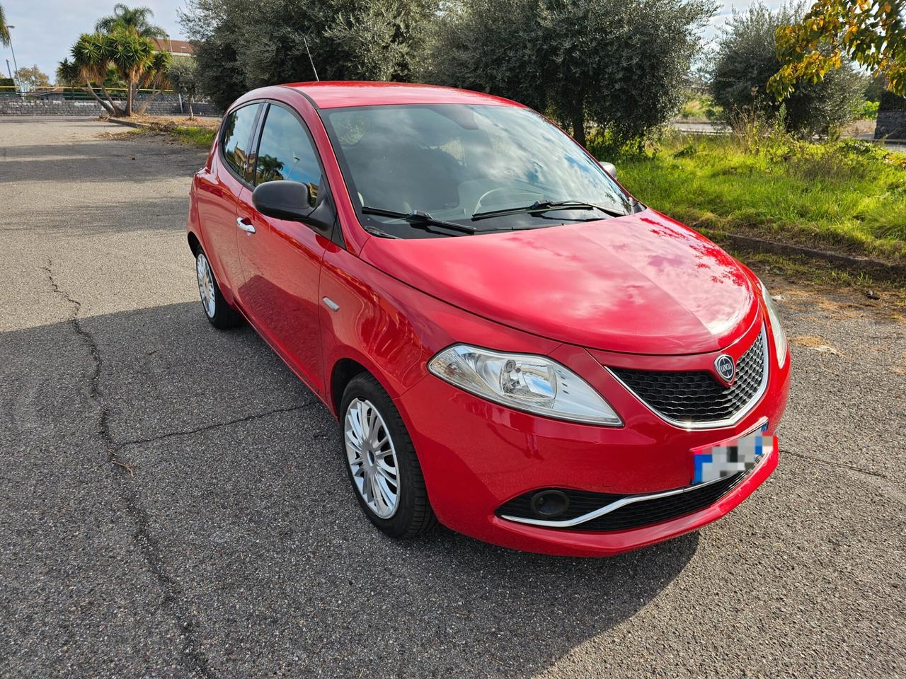 Lancia Ypsilon 1.2 69 CV 5 porte Silver