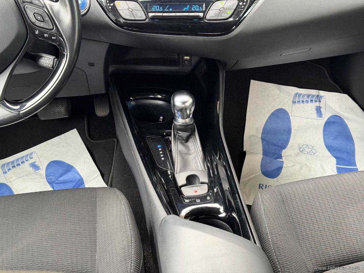 TOYOTA C-HR 1.8 Hybrid E-CVT Style