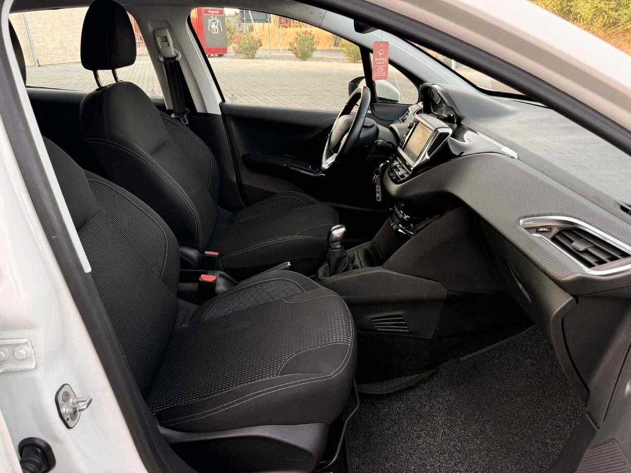 Peugeot 208 1.5 HDi 102 CV Stop&Start 5 porte Allure/OK NEOPATENTATI