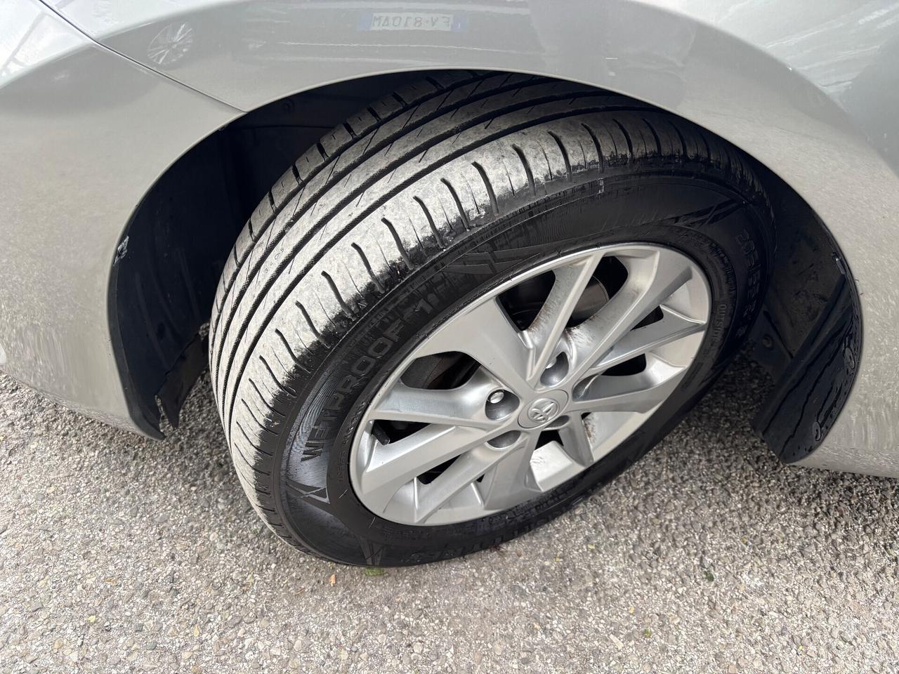 Toyota Auris 1.4 D-4D 5 porte ok neopatentati