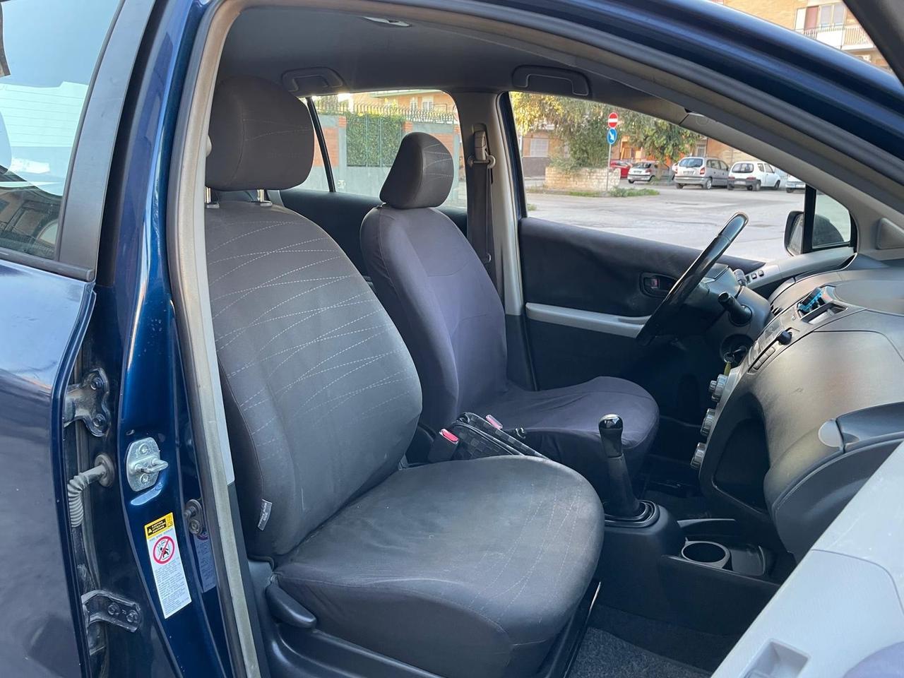Toyota Yaris Restayling 1.0benz Full soli 150milaKM 5porte