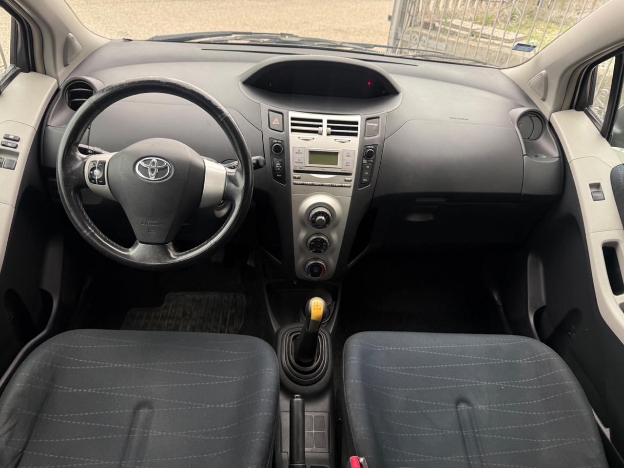 Toyota Yaris 1.0 5P. NEOPATENTATI NO BLOCCHI