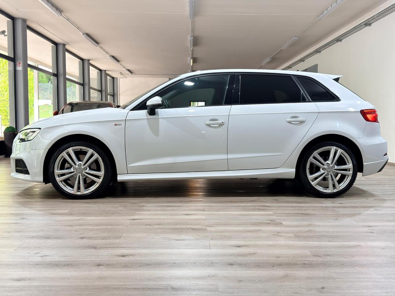 AUDI A3 SPB 35 2.0TDI 150cv S-LINE S-TRONIC
