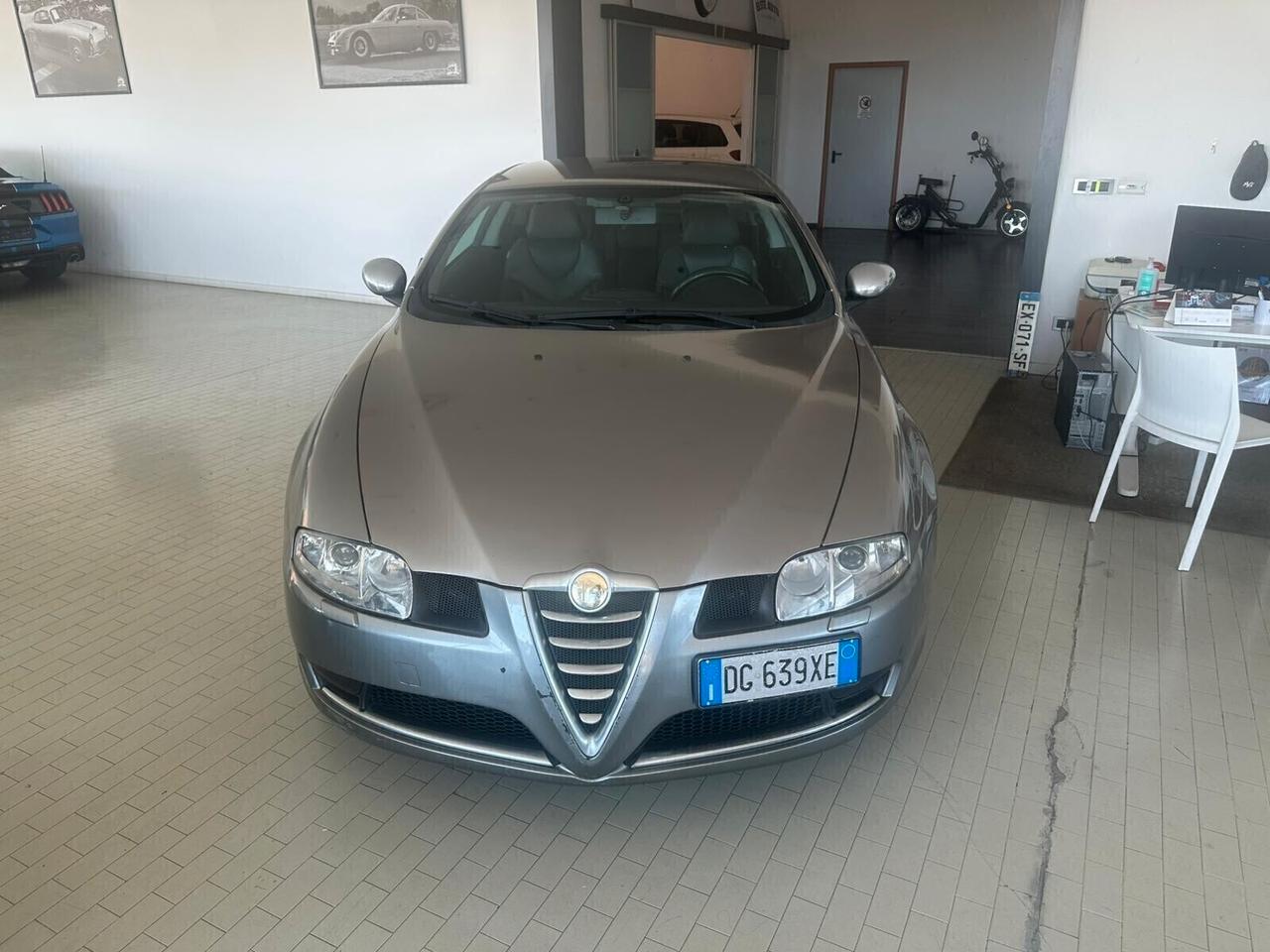 Alfa Romeo GT 1.9 JTDM 16V Distinctive Q2