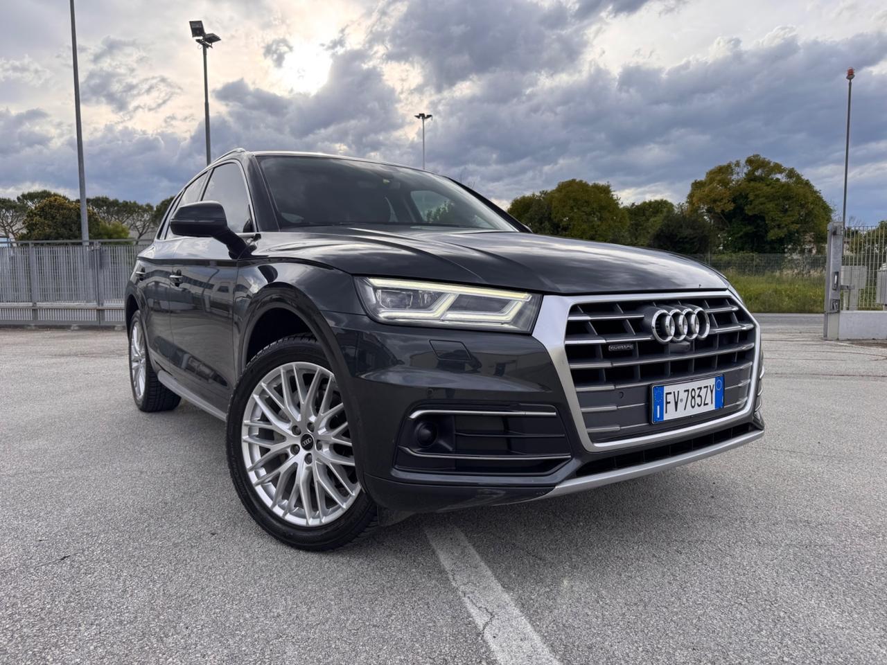 Audi Q5 2.0 TDI quattro S tronic Sport Matrix Luci Multicolor