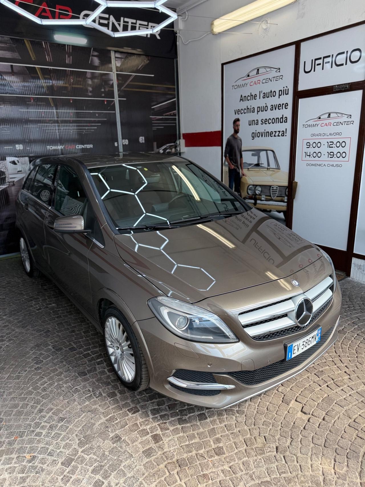 Mercedes-benz B 200 NGD Premium