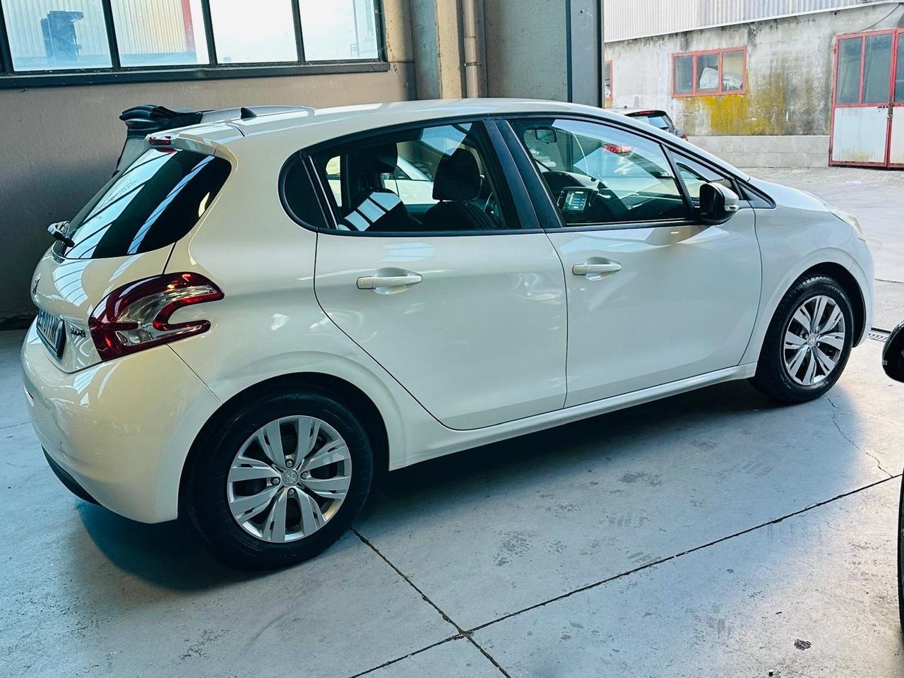 Peugeot 208 1.2 VTi 82 CV 5 porte Active benzina e gpl